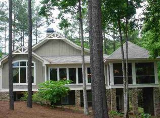 1731 Parrotts Pointe Rd, Greensboro, GA 30642