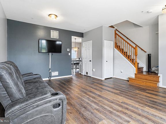 3rd image of 1738 Upper Forde Ln