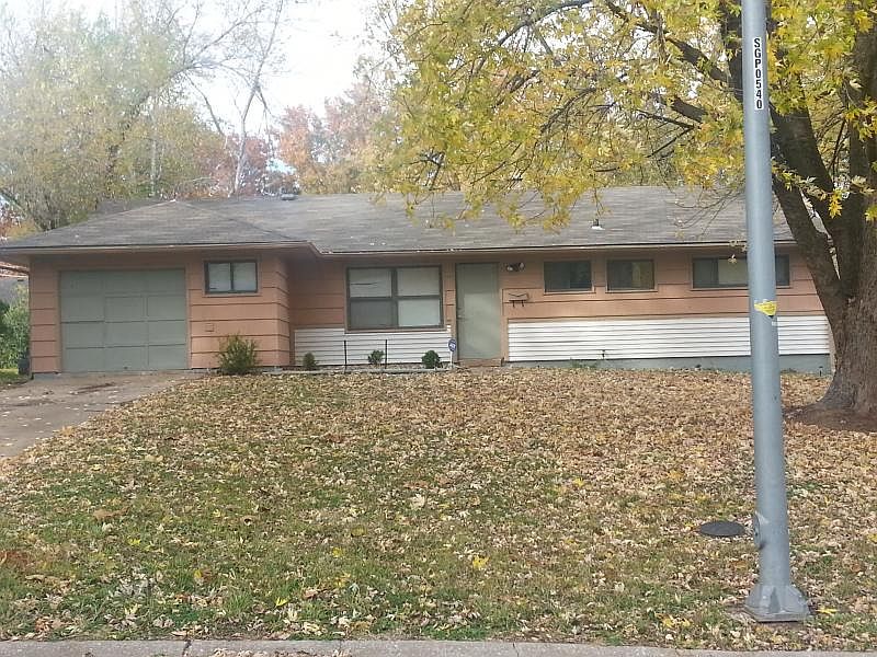 1st image of 7806 E 111th Ter