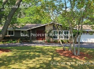 3745 Pilgrim Rd, Brookfield, WI 53005