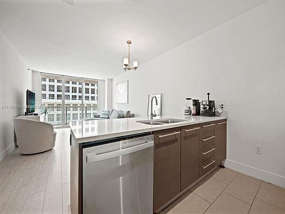 5th image of 2700 Casita Way APT 204
