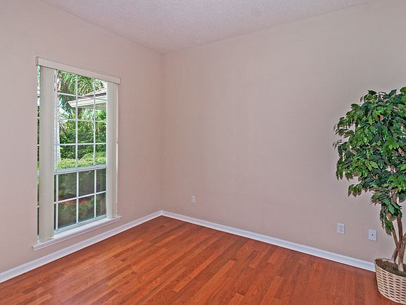 4th image of 232 Bilbao Dr