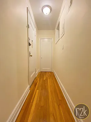 Rented by Realty 2000 Corp | media 11