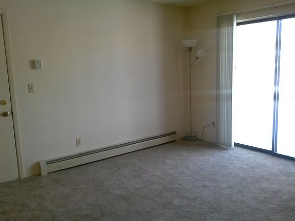 4th image of 1700 N Greenfield Cir NE APT 201