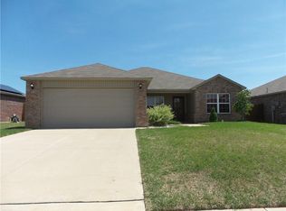 2032 Bosc Dr, Newcastle, OK 73065