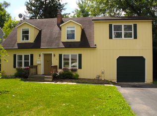 816 University Pl, Wheaton, IL 60187