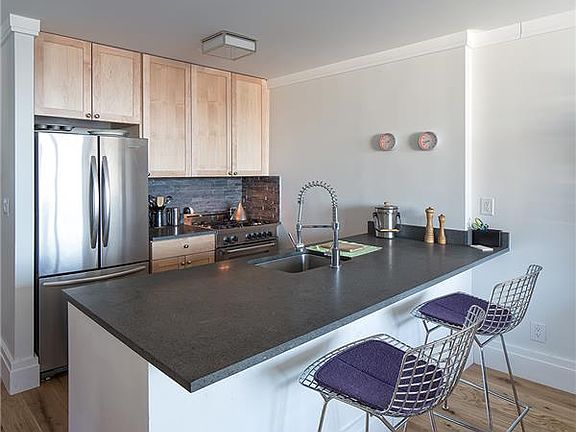 5th image of 201 E 86th St APT 30e