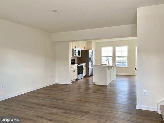 2nd image of 44 Orchard Green Dr