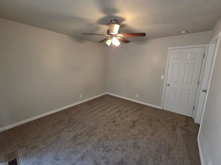 438 Stone Mountain Dr #4 — Photo 2