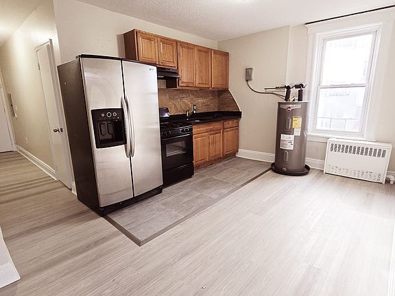 4th image of 672 Grand St #1A