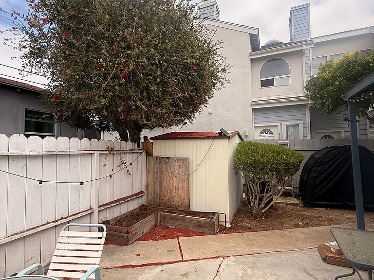 2056 Reed Ave — Photo 18