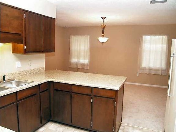 3rd image of 367 Makron Dr NW