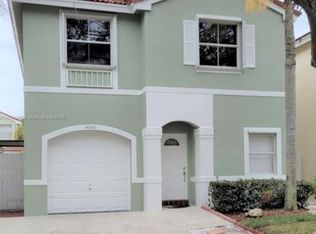 4040 Tree Tops Rd, Hollywood, FL 33026