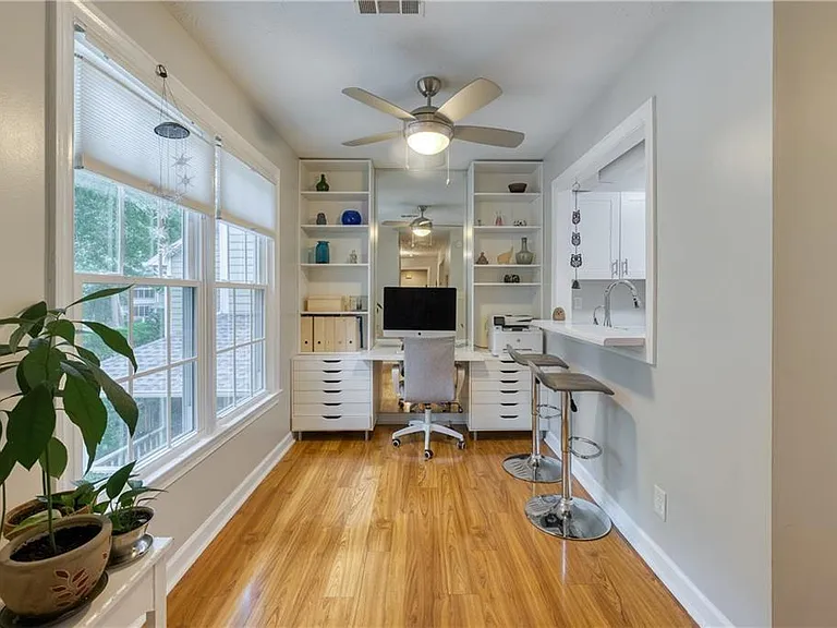 1445 Oakridge Cir — Photo 13