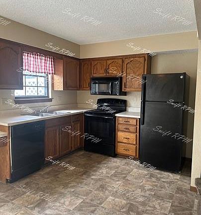3rd image of 537 NE Churchill St #2-1-1