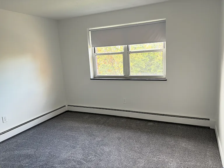 Lexington St Apartments — Photo 59