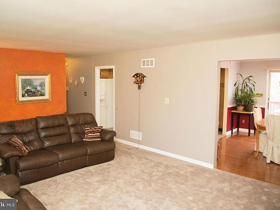 5th image of 2504 Benton Ct