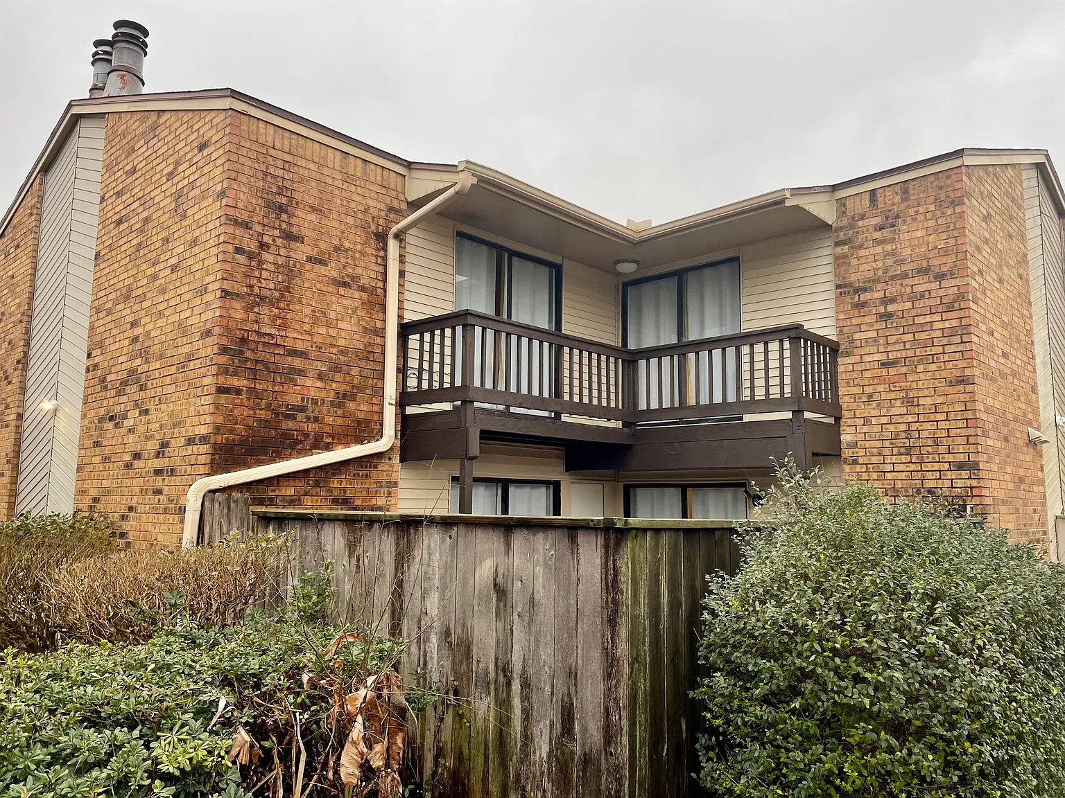 2 bed, 1.5 bath, 1232 sqft, $1,250 — Photo 1