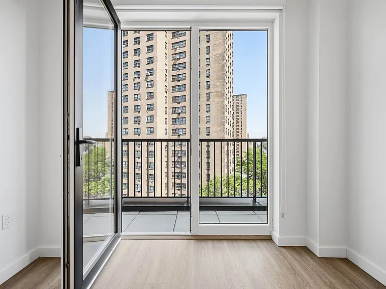 100 Sullivan Pl #603 — Photo 13