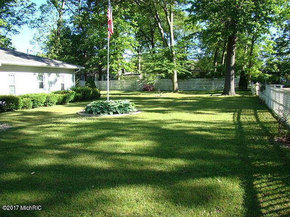5th image of 174 Shellenberger Ave