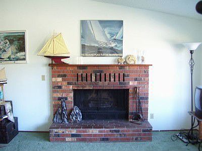 Fireplace/Living Room