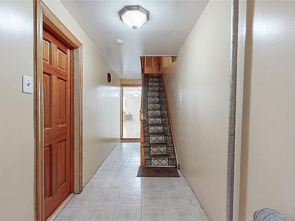 2nd image of 276 Woodbine St