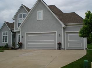 20823 W 100th Ter, Lenexa, KS 66220