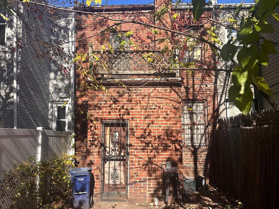 2nd image of 2505 Fairlawn Ave SE