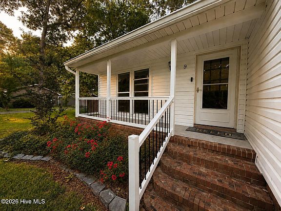 3rd image of 9 Cherokee Drive