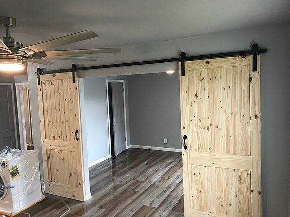 4th image of 622 Texan Trl APT 1