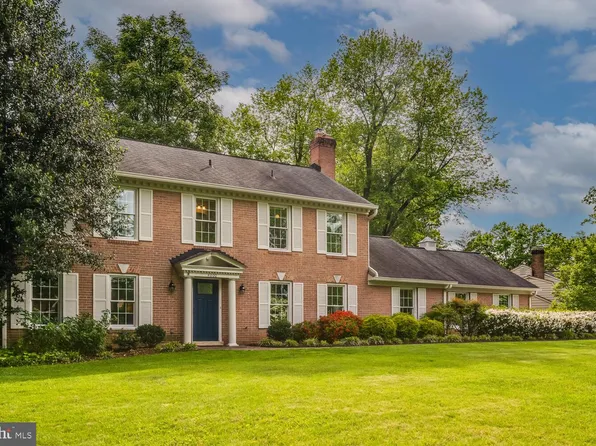 4600 Flower Valley Dr, Rockville, MD 20853