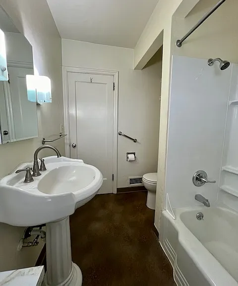610 Washington St #2 — Photo 7