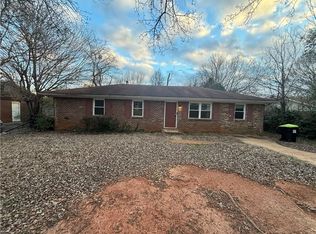 2955 Preston Dr, Rex, GA 30273