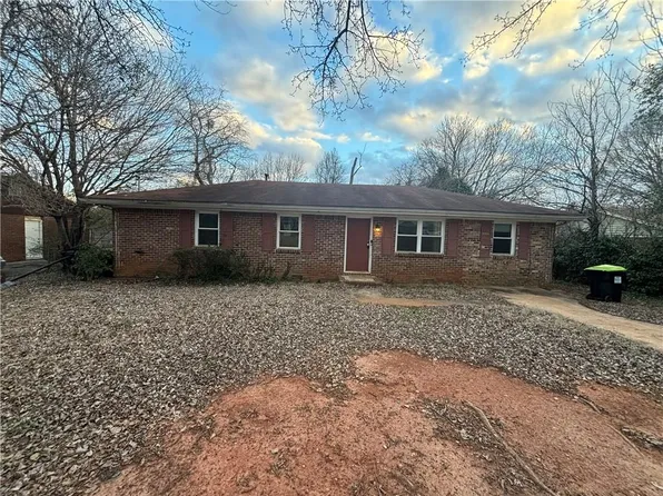 2955 Preston Dr, Rex, GA 30273