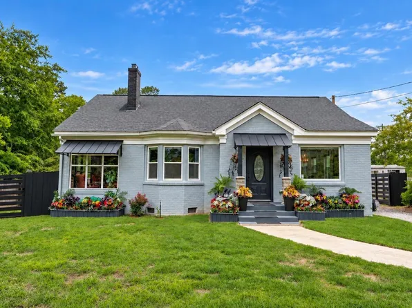 402 W Church St, Saluda, SC 29138