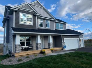 9151 Hamlet Ave S, Cottage Grove, MN 55016