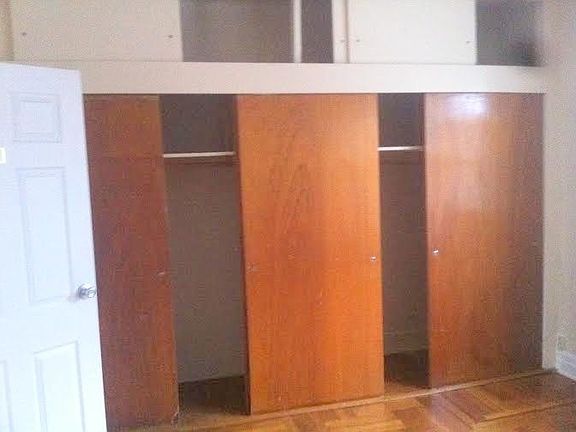 3rd image of 4557 Carpenter Ave