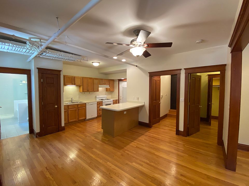 1st image of 1401 W Winnemac Ave #G