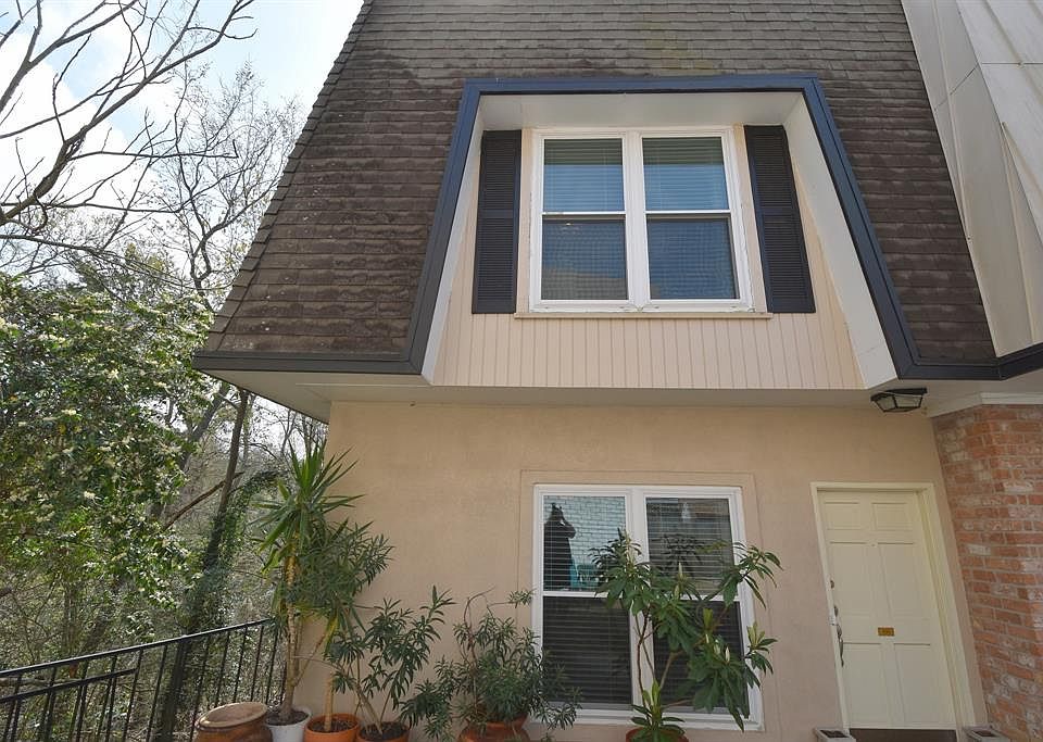 1st image of 1803 Stoney Brook Dr APT 101