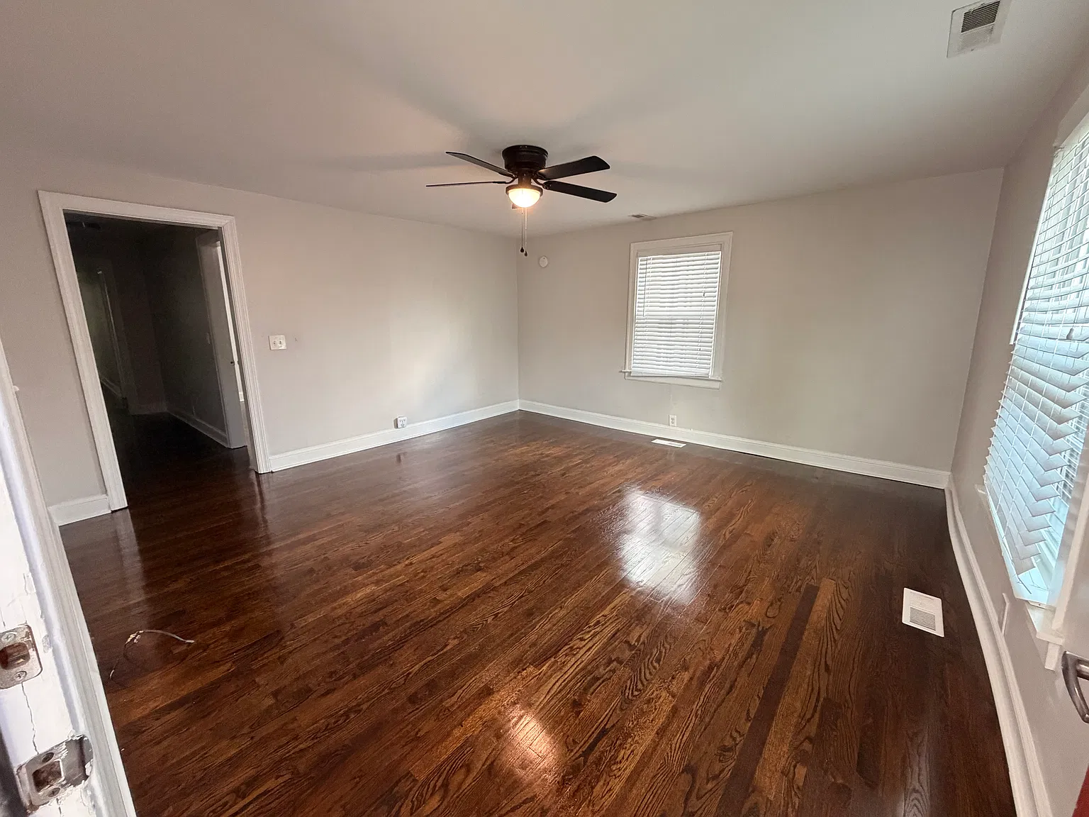 2 bed, 885 sqft, $1,700 — Photo 2