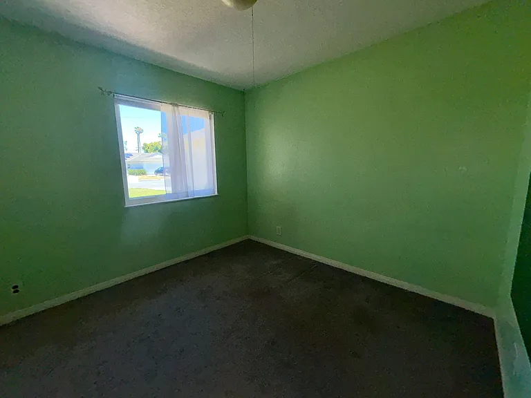 5572 Nevada Dr — Photo 9