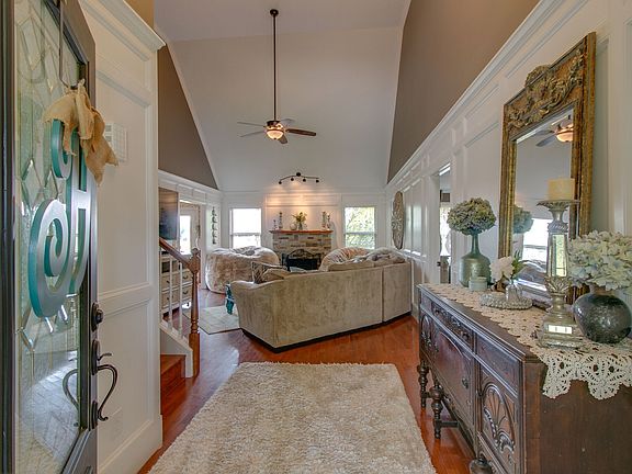 2nd image of 4281 N Woodstock Dr