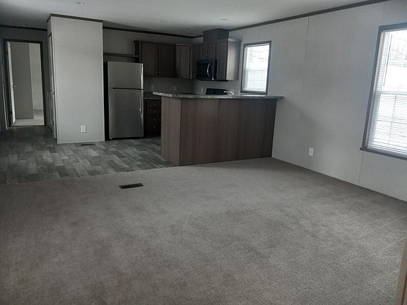 3rd image of 55 Birch Ct #55