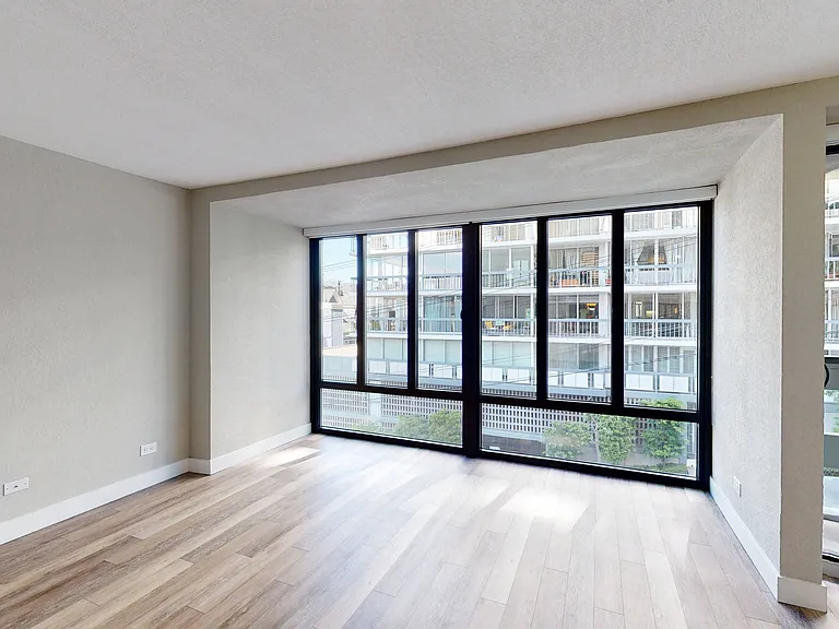 2000 Broadway Street Apartments — Photo 26