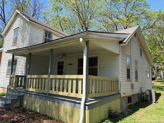 2nd image of 1025 Laramie St