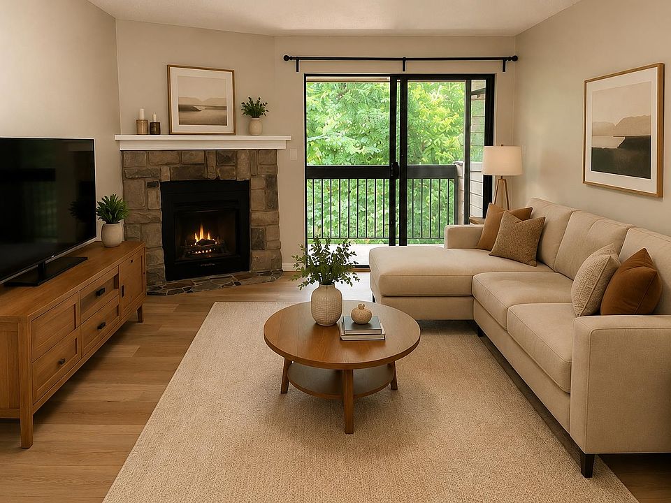 1st image of 10560 154th St #405