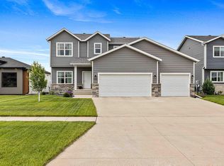6363 54th Ave S, Fargo, ND 58104