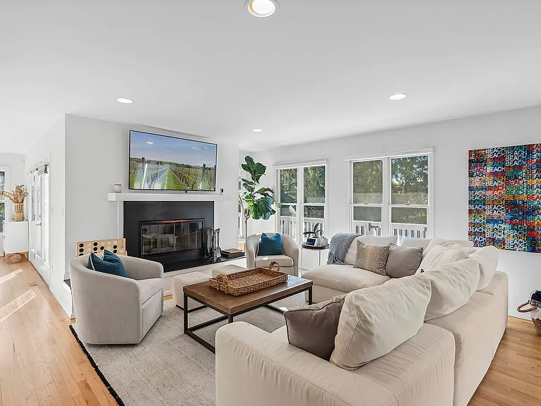 59 N Captains Neck Ln — Photo 6