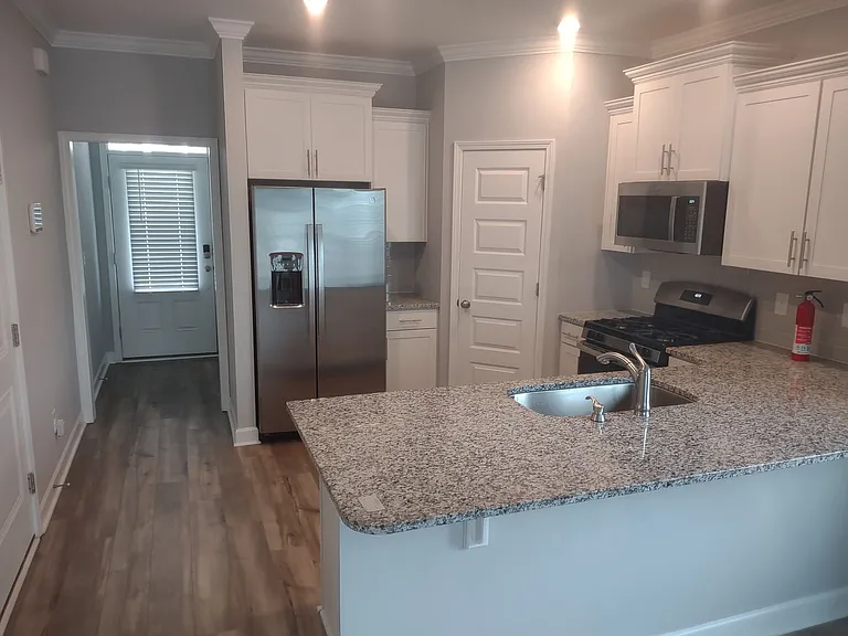 1031 Ashcroft Cir — Photo 62