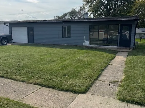 1105 Brookfield Dr, New Carlisle, OH 45344